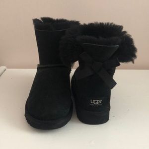 Bailey Bow Black Uggs